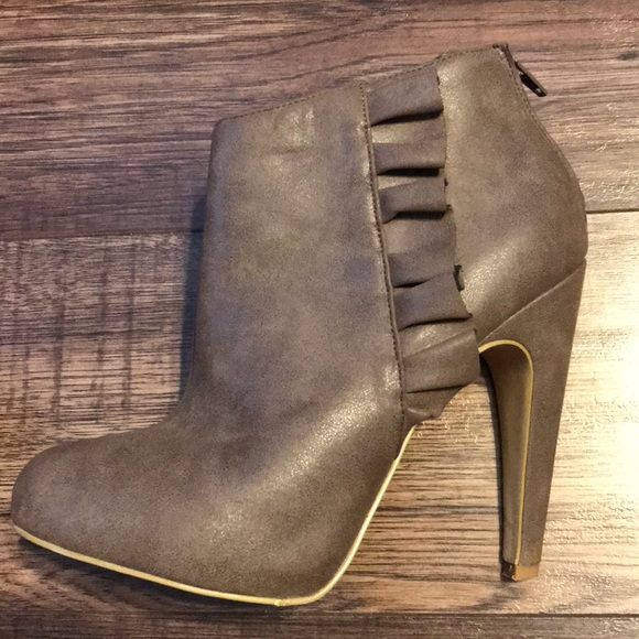 JustFab Orlene style heeled booties - Picture 1 of 7